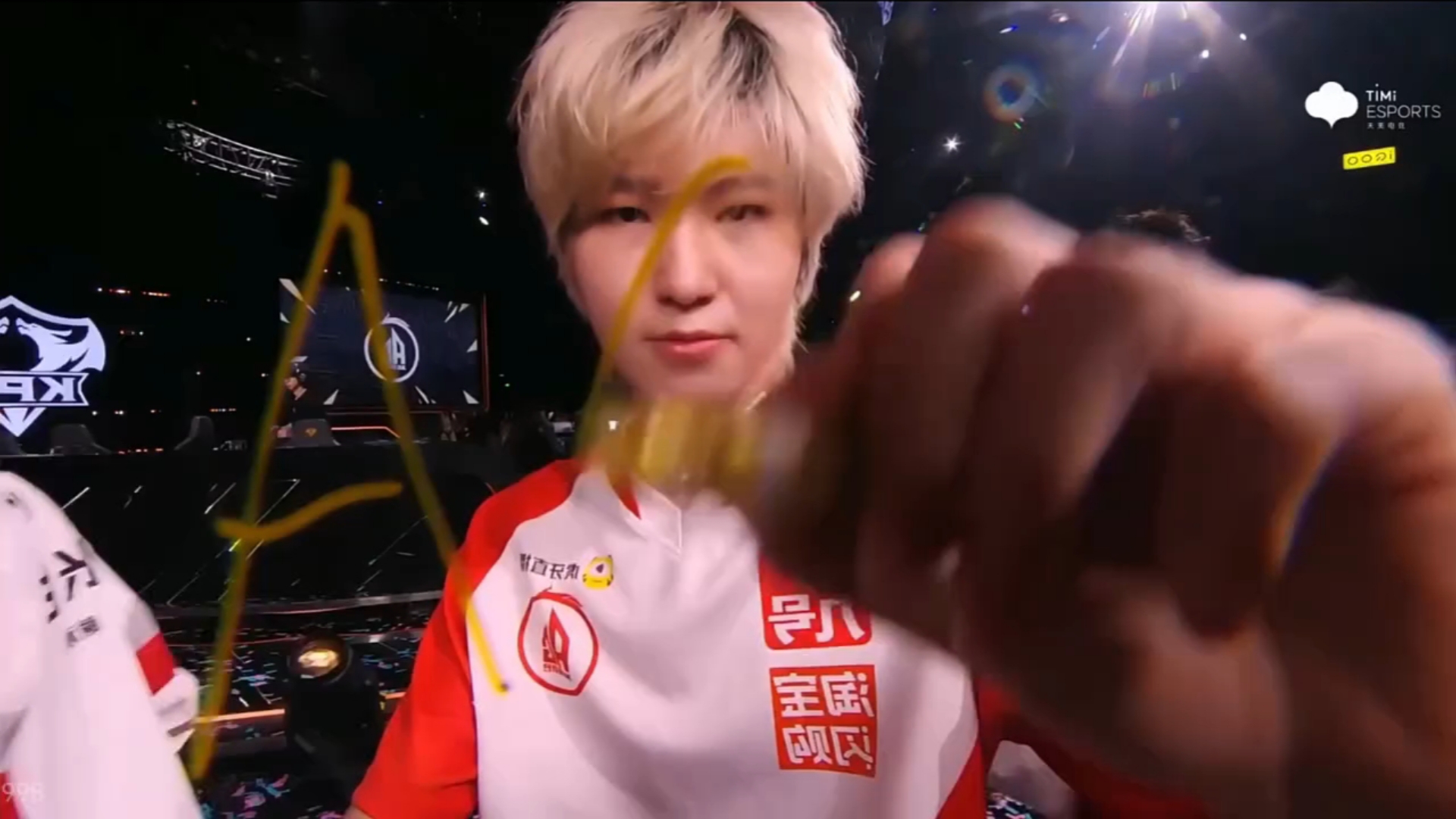 HLE翻盘DFM，BDD极限生还后反打宿命之战成都决赛之夜，锁定晋级资格的简单介绍