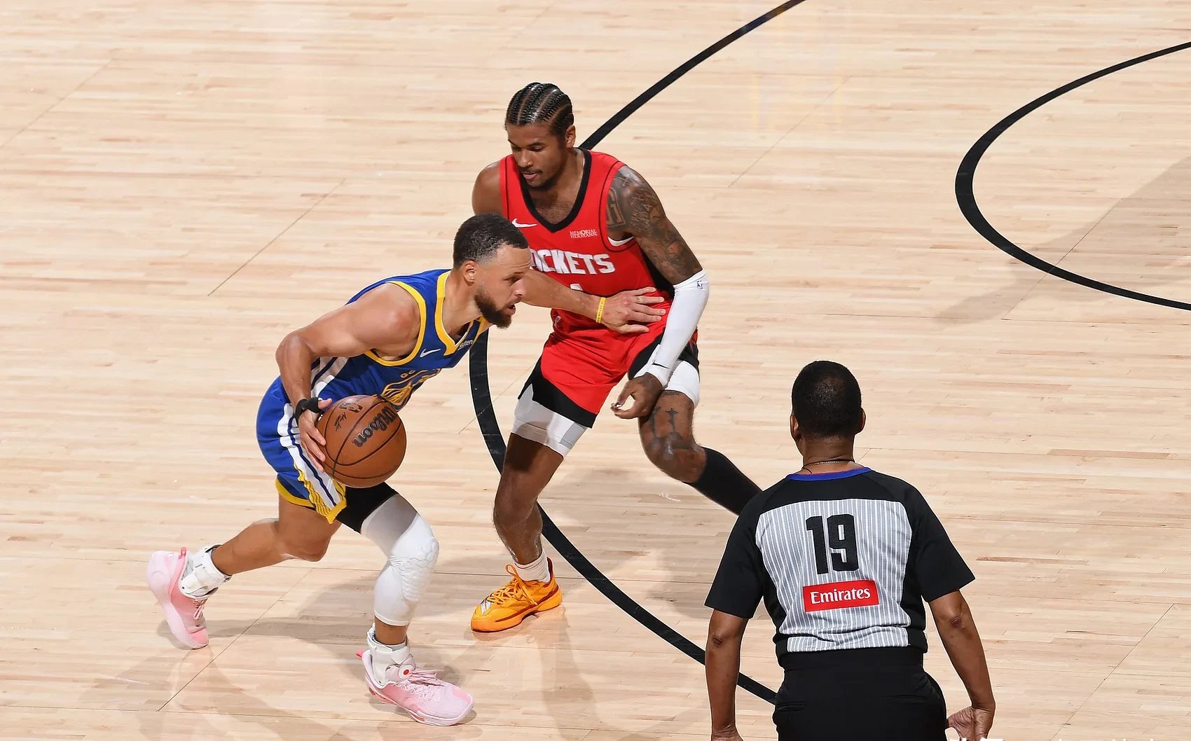 湖人血洗掘金,杜兰特一己之力扛起全队 湖人血洗掘金,杜兰特一己之力扛起全队