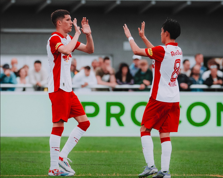 包含红牛二队横扫梅赛德斯，佩雷兹扛起全队的词条