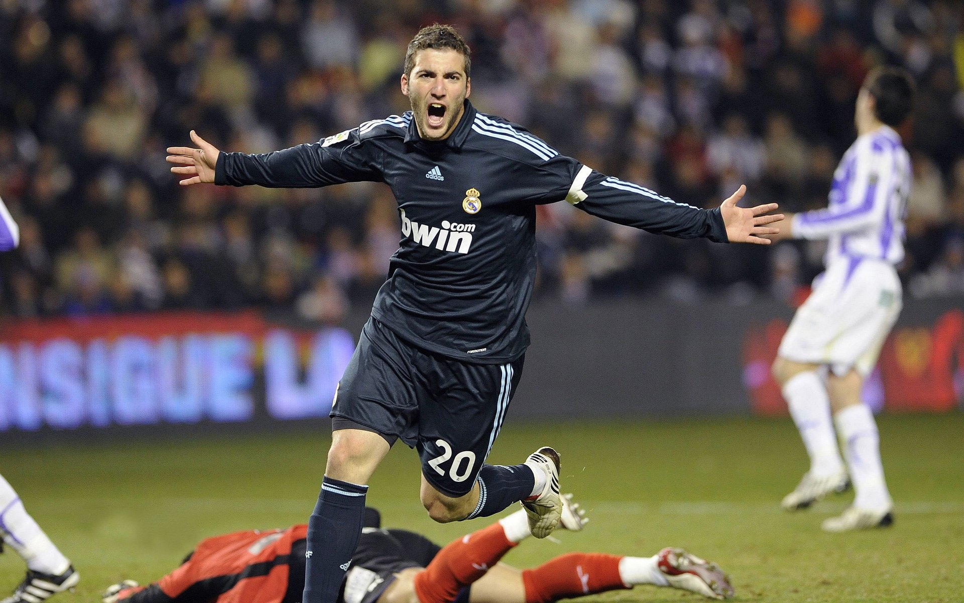 日本绝杀曼城,幕后功臣竟是他?蒂亚戈如何成为关键先生